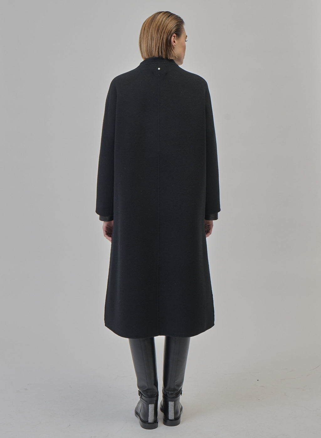Long Double-Faced Wool and Angora Coat — Lorena Antoniazzi (3)