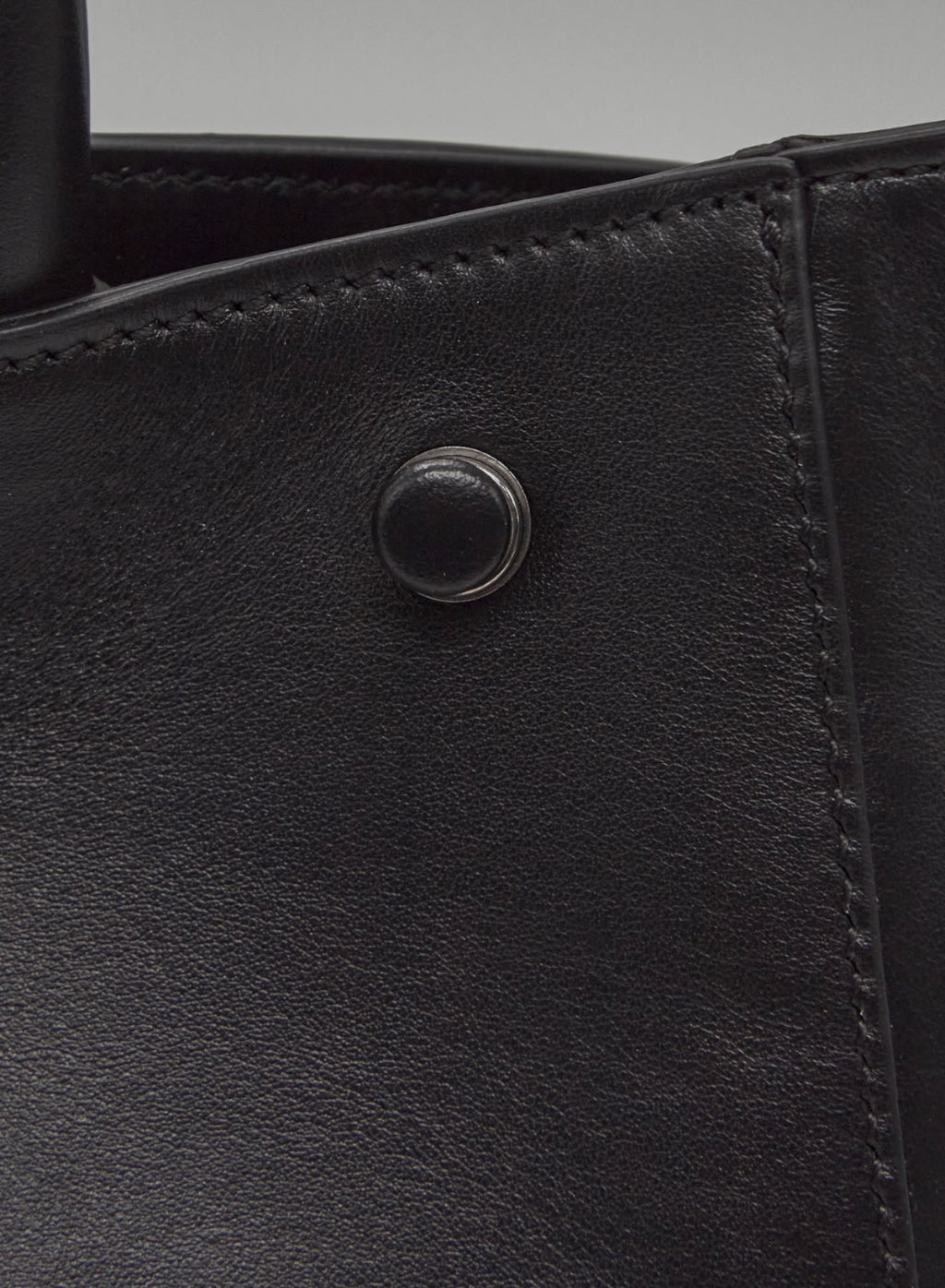 Iconic Large Leather Shoulder Bag in Black, view 3