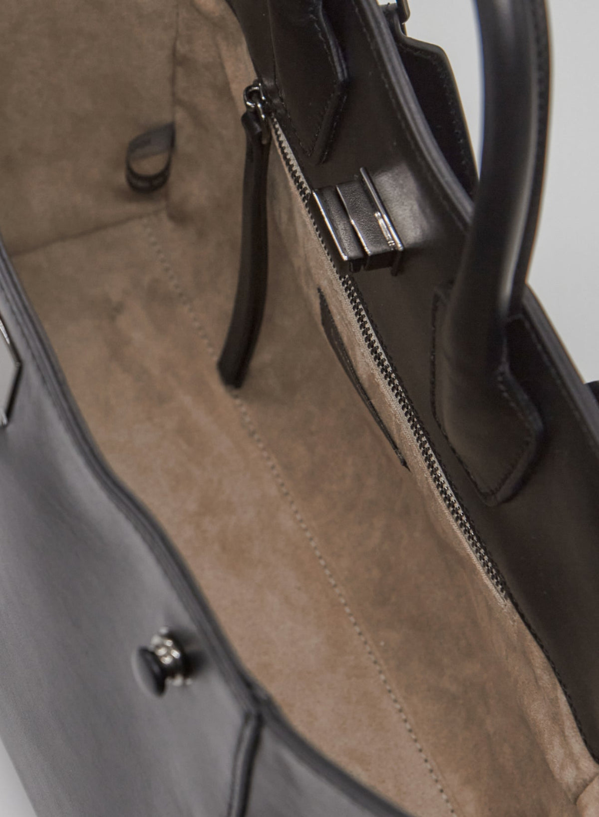 Iconic Large Leather Shoulder Bag in Black, view 6