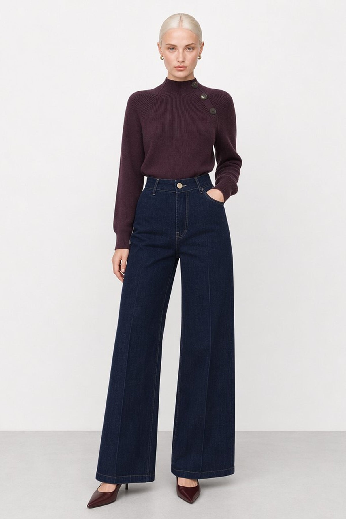 Levi Wide-Leg Jeans in Dark Blue, view 2