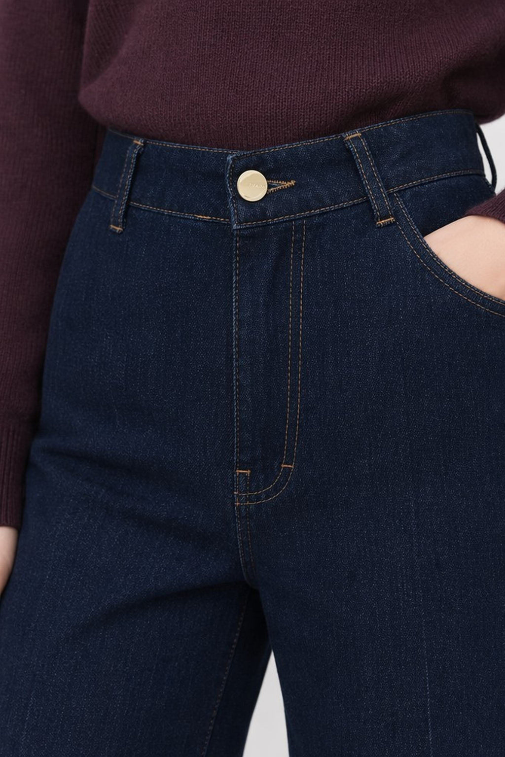 Levi Wide-Leg Jeans in Dark Blue, view 4