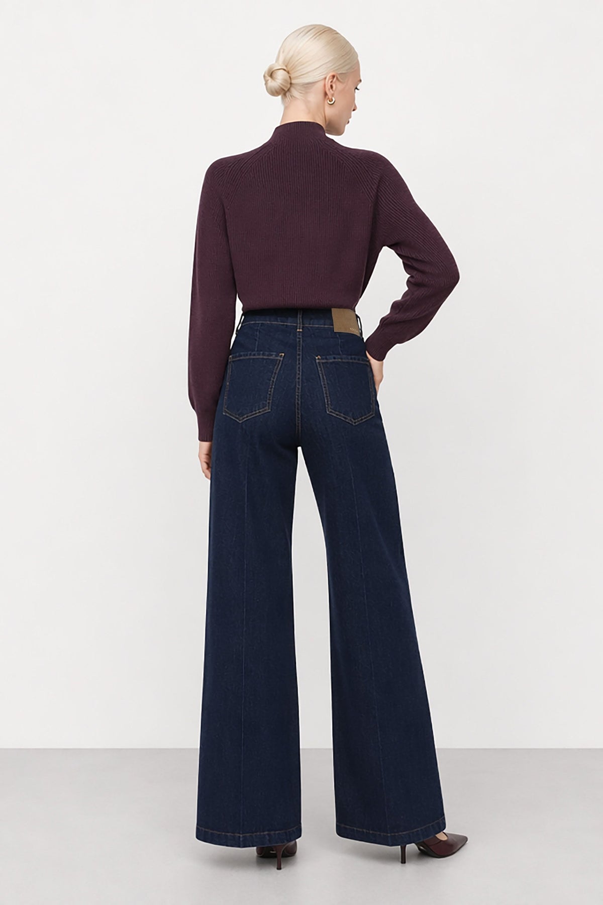 Levi Wide-Leg Jeans in Dark Blue, view 5