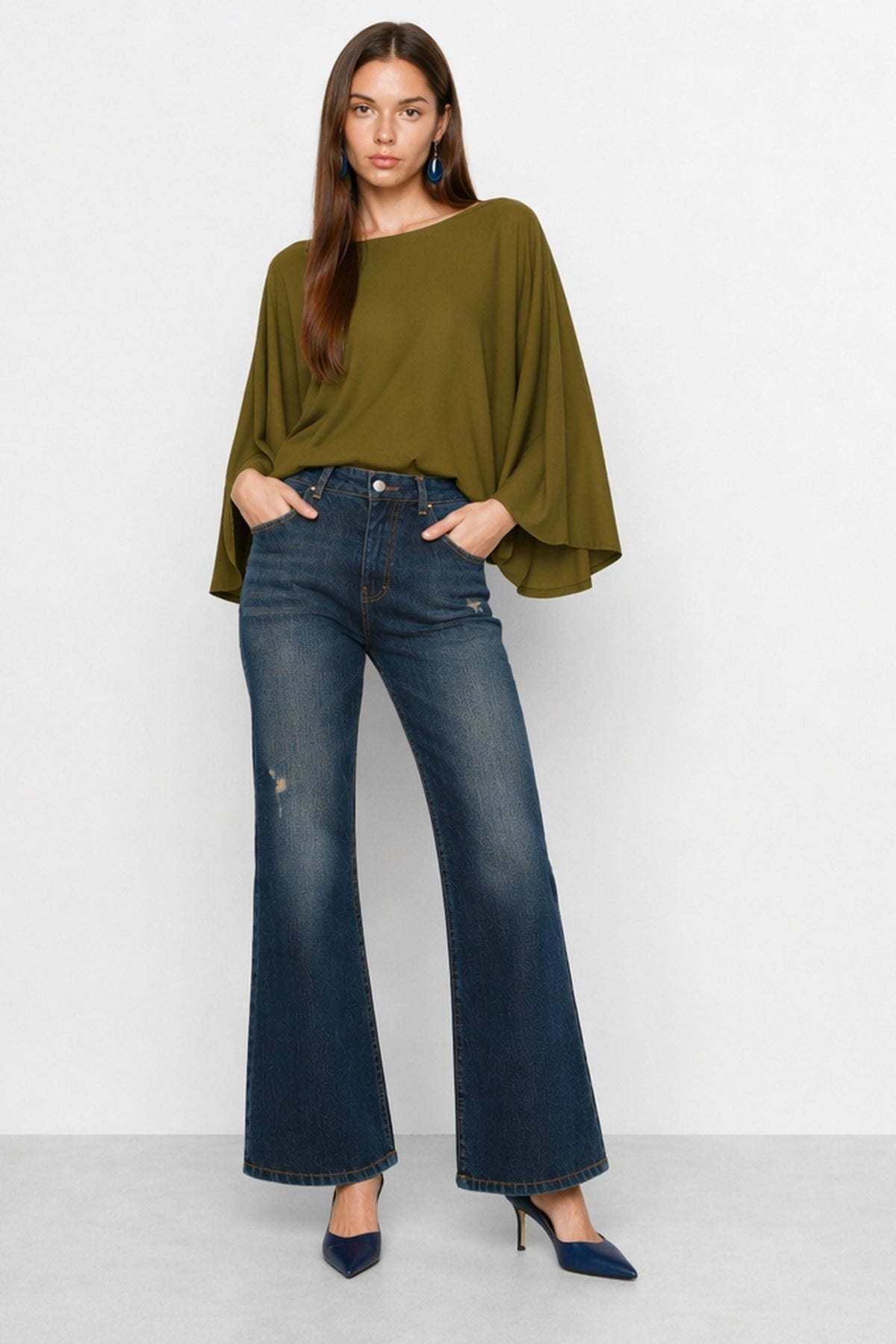 Dalevi Flared Jeans in Blue, view 2