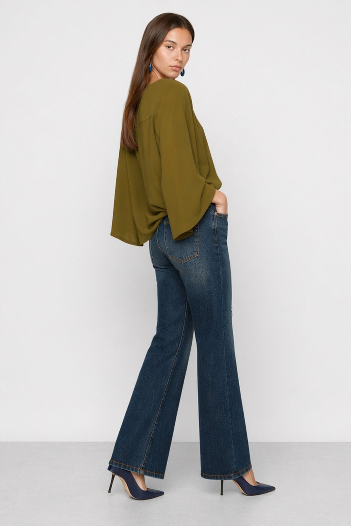 Dalevi Flared Jeans in Blue, view 3