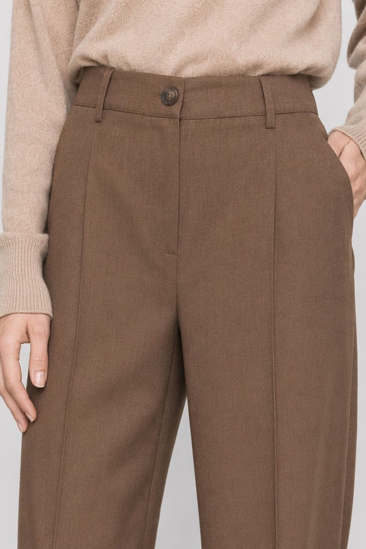 Hulbe Wide-Leg Trousers in Honey Brown, view 4