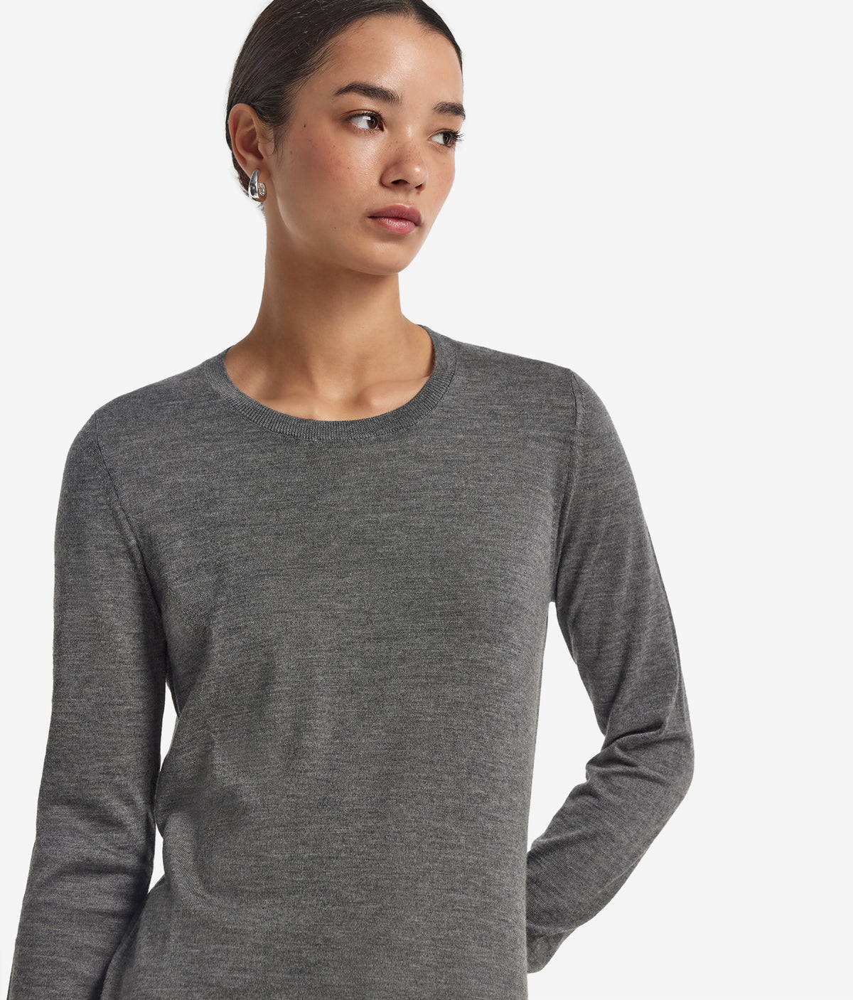 Column Cashmere Crewneck Sweater in Dark Grey Melange, view 4