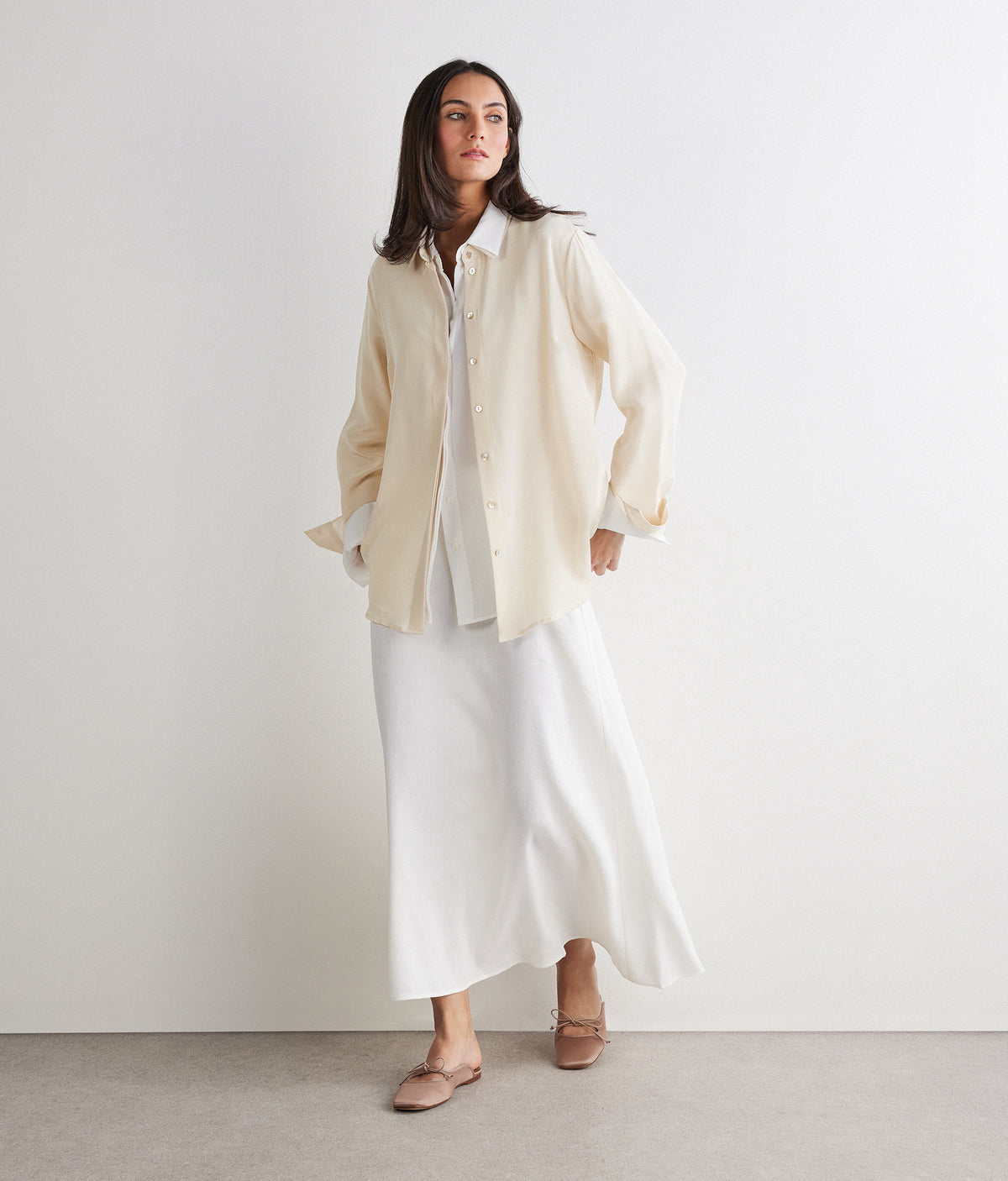 Frame Silk Crêpe de Chine Collared Shirt in LIGHT MOTHER OF PEARL GRAY, primary view
