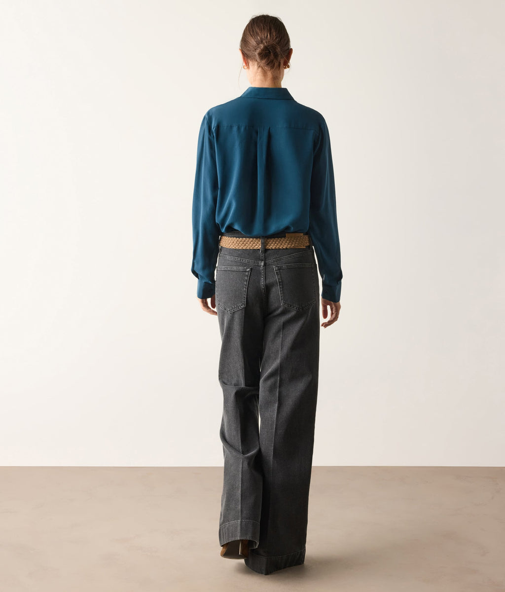 Frame Silk Crêpe de Chine Collared Shirt in Abyss Blue, view 3