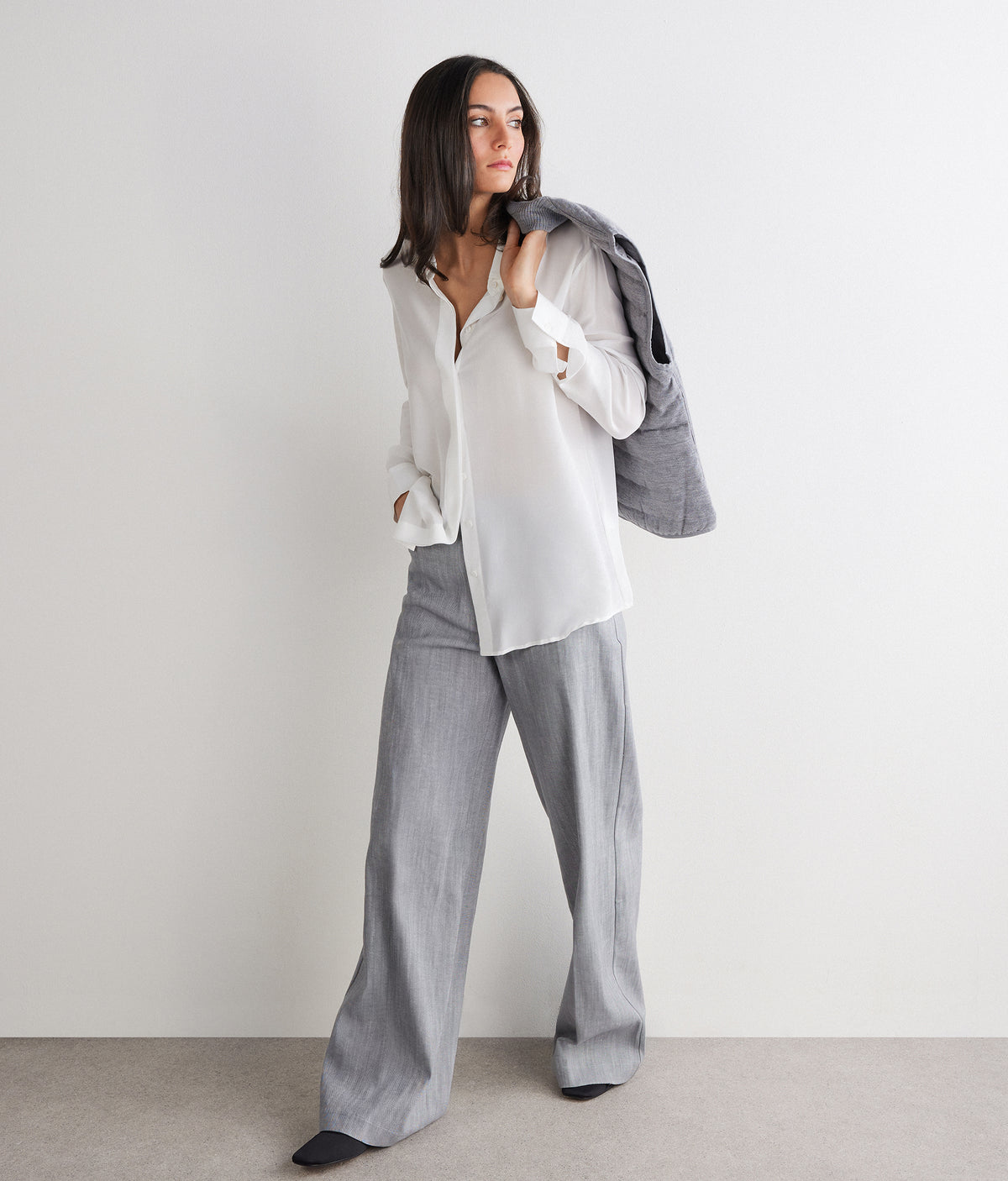 Frame Silk Crêpe de Chine Collared Shirt in White, primary view