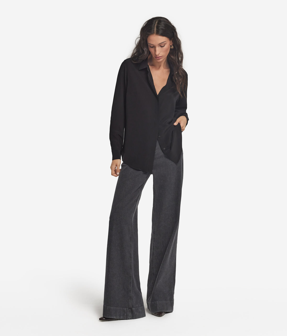 Frame Silk Crêpe de Chine Collared Shirt in Black, primary view