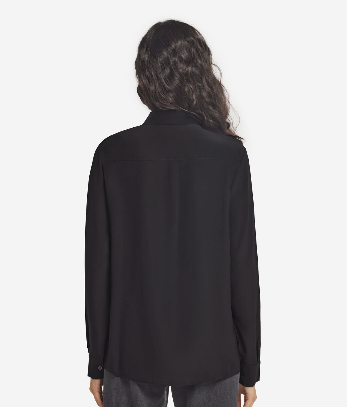 Frame Silk Crêpe de Chine Collared Shirt in Black, view 3