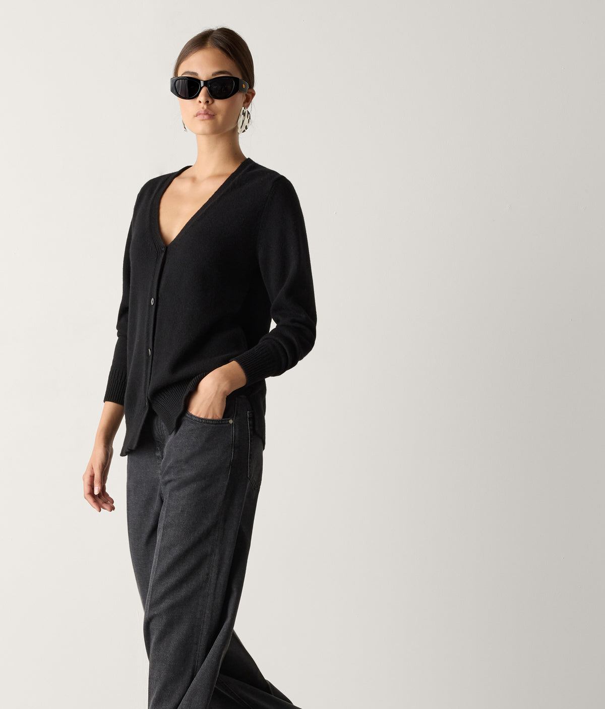 Form Varied-Rib Cashmere Cardigan with Slits in Black, view 5