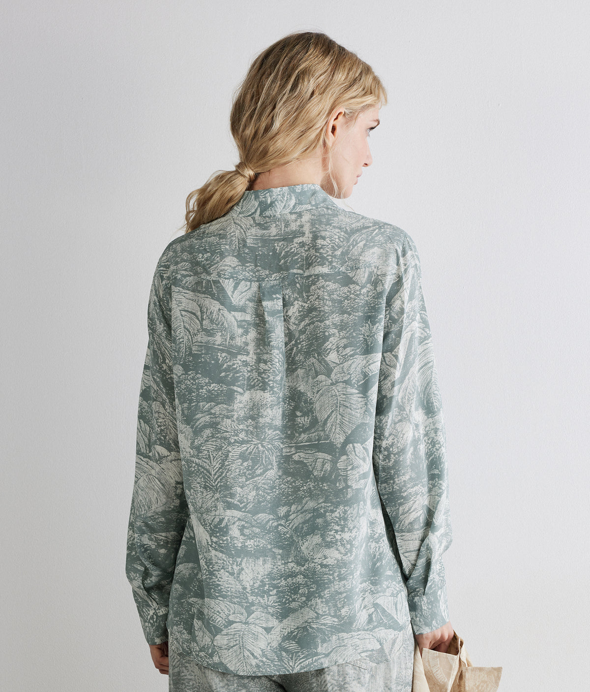 Drift Printed Silk Collared Shirt in Dark aquamarine jacquard, view 2