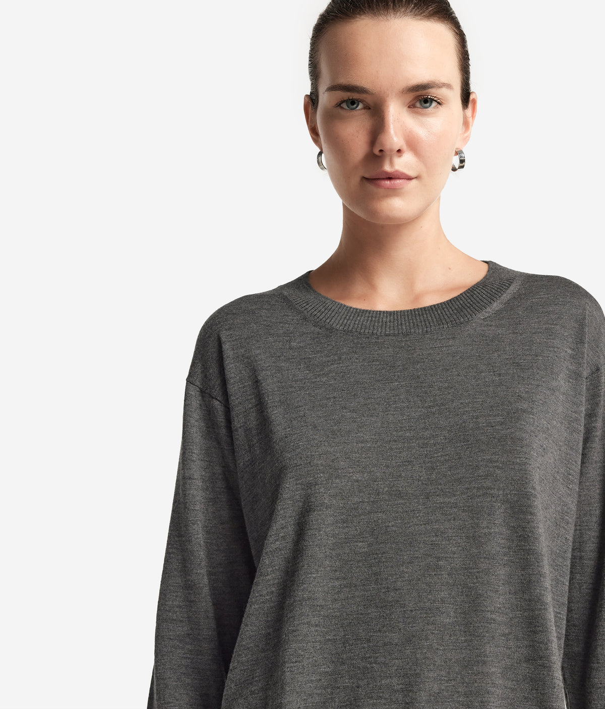 Frame Cashmere Crewneck Sweater with Slits in Dark Grey Melange, view 4