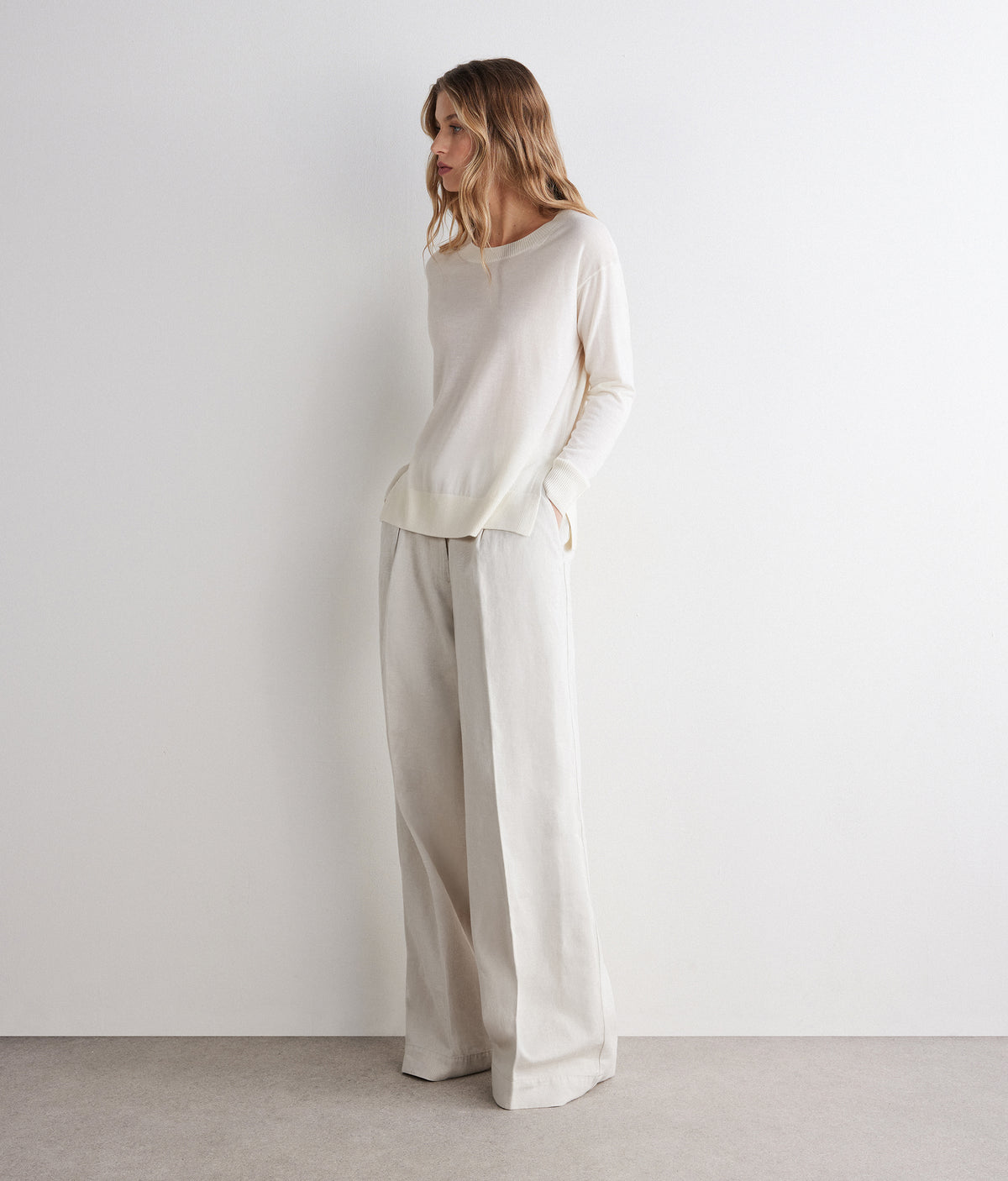 Frame Cashmere Crewneck Sweater with Slits in Bow, primary view