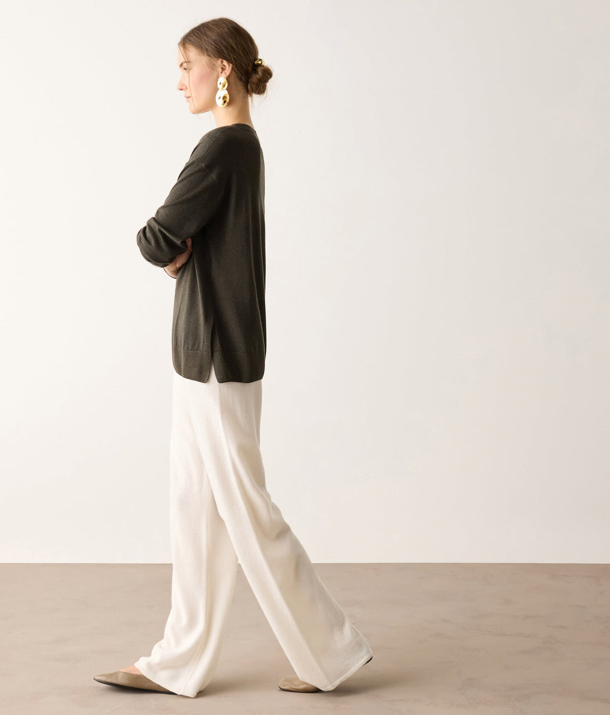 Frame Cashmere Crewneck Sweater with Slits in Deep Forest Green, view 5
