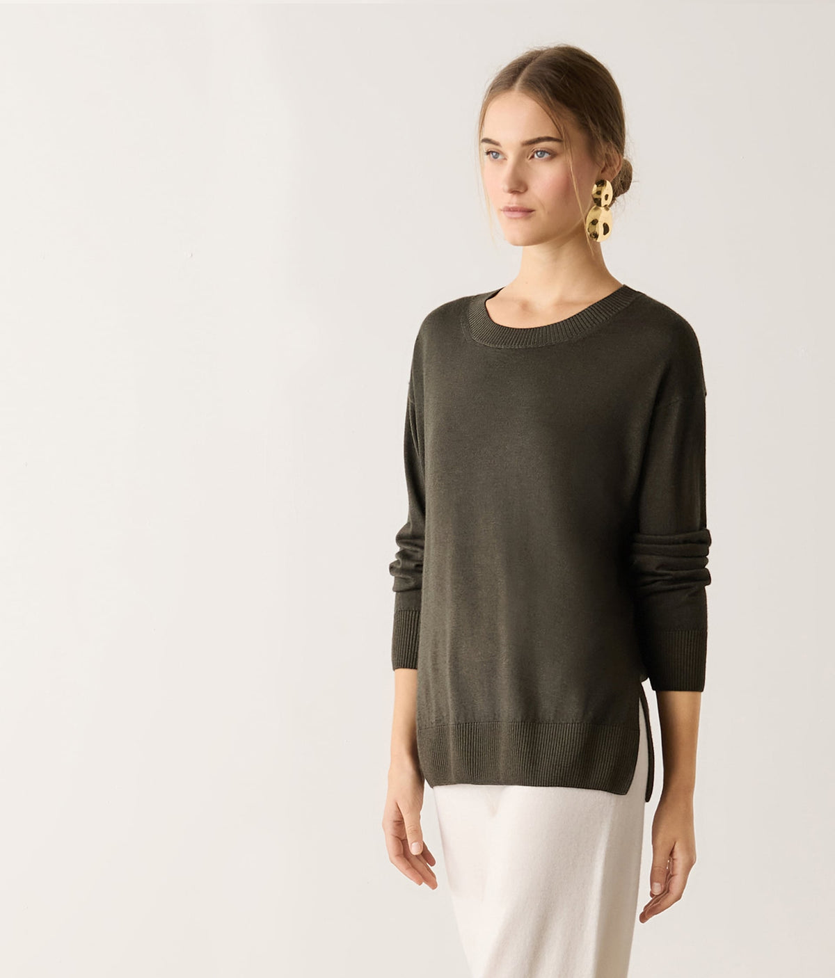 Frame Cashmere Crewneck Sweater with Slits in Deep Forest Green, view 6