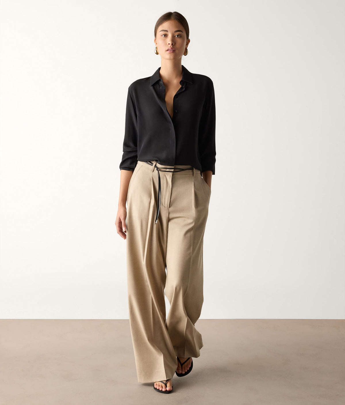 Fold Wool Wide-Leg Pleated Pants in Beige Corda, primary view