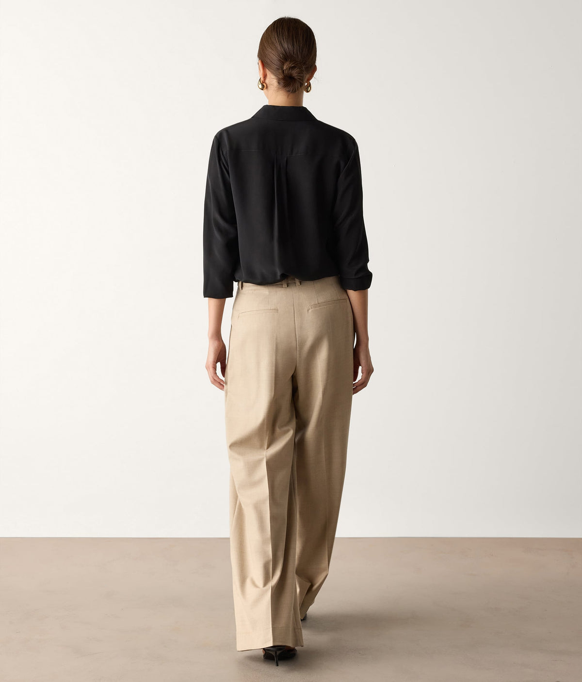 Fold Wool Wide-Leg Pleated Pants in Beige Corda, view 3
