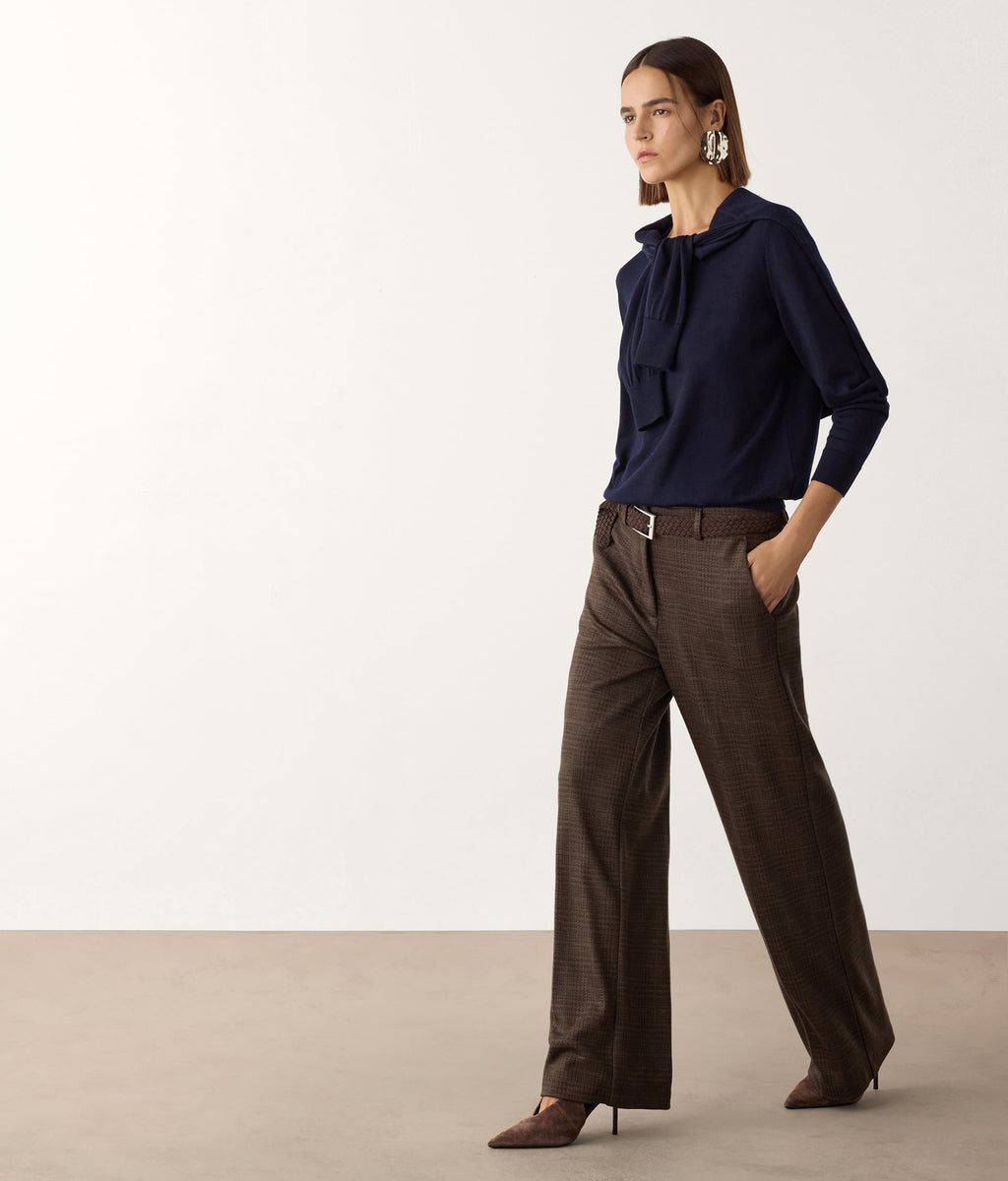 Frame Houndstooth Wool Jersey Straight-Leg Pants in GRANO DARK, view 5