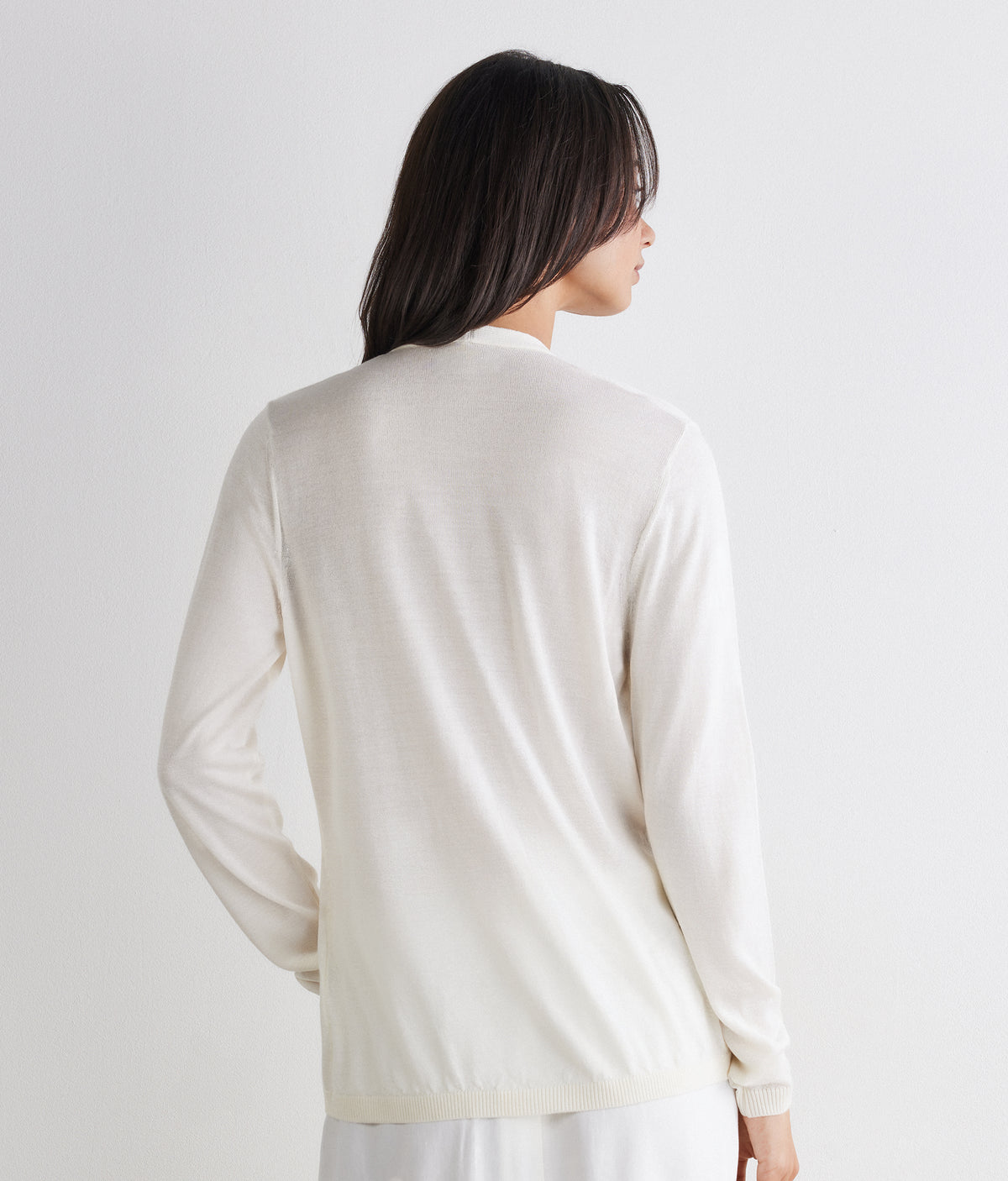 Fold Cashmere and Silk V-Neck Cardigan in Bow, view 3
