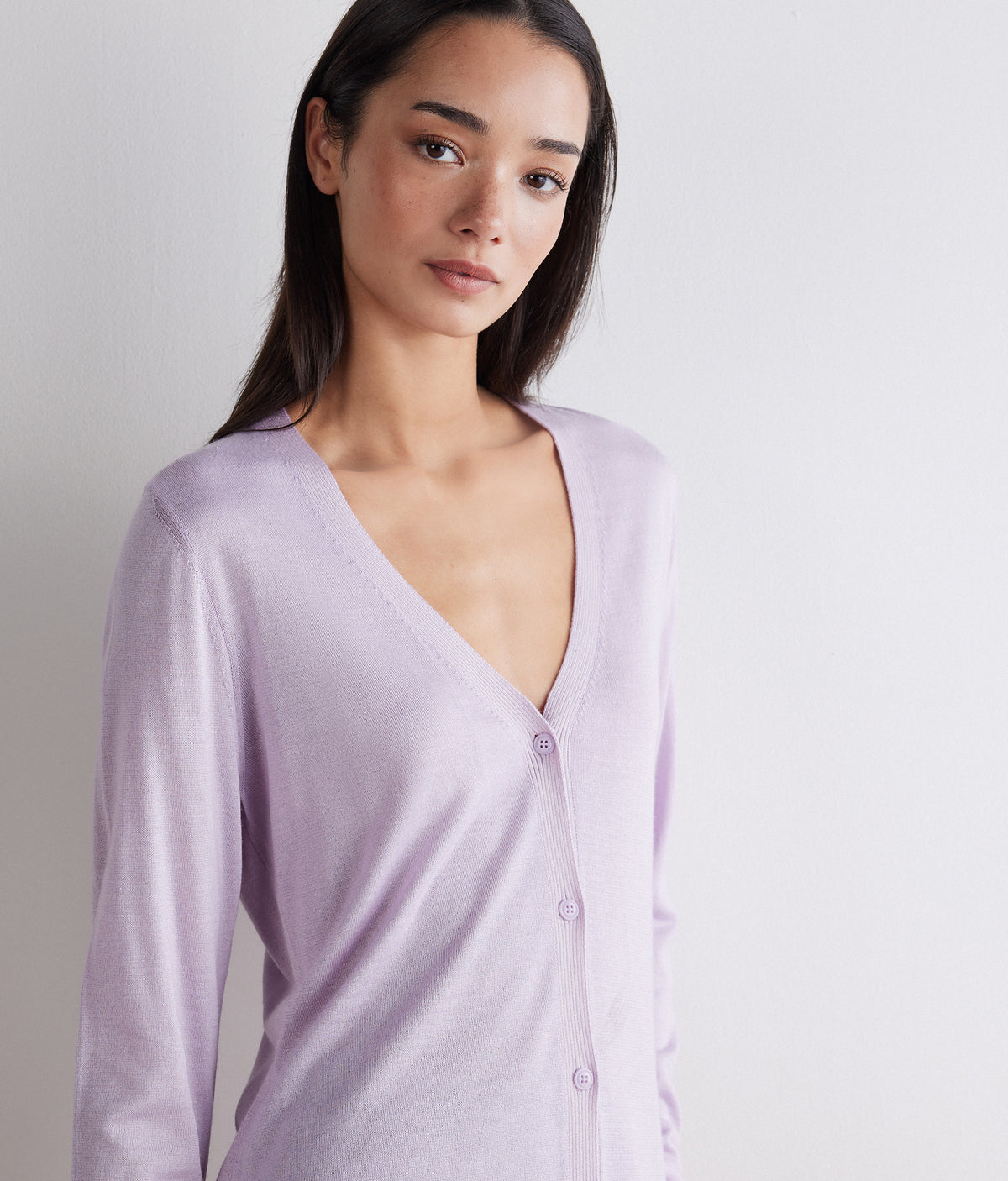 Fold Cashmere and Silk V-Neck Cardigan in Provence garment-dyed, view 4