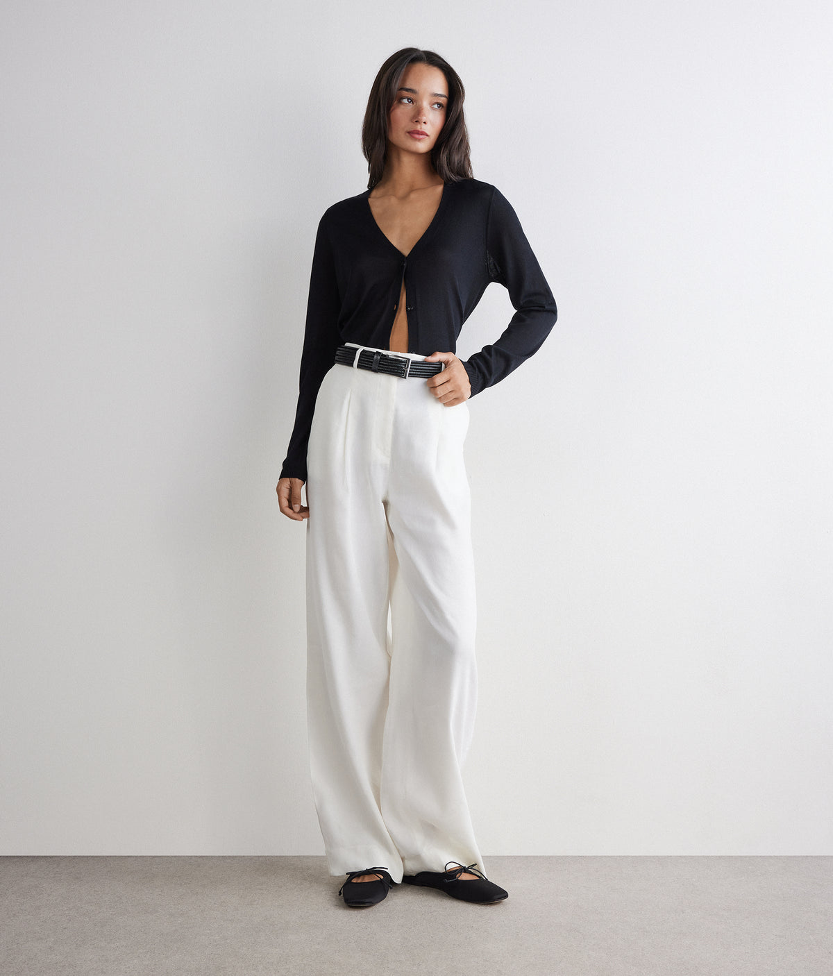 Fold Cashmere and Silk V-Neck Cardigan in Black, primary view