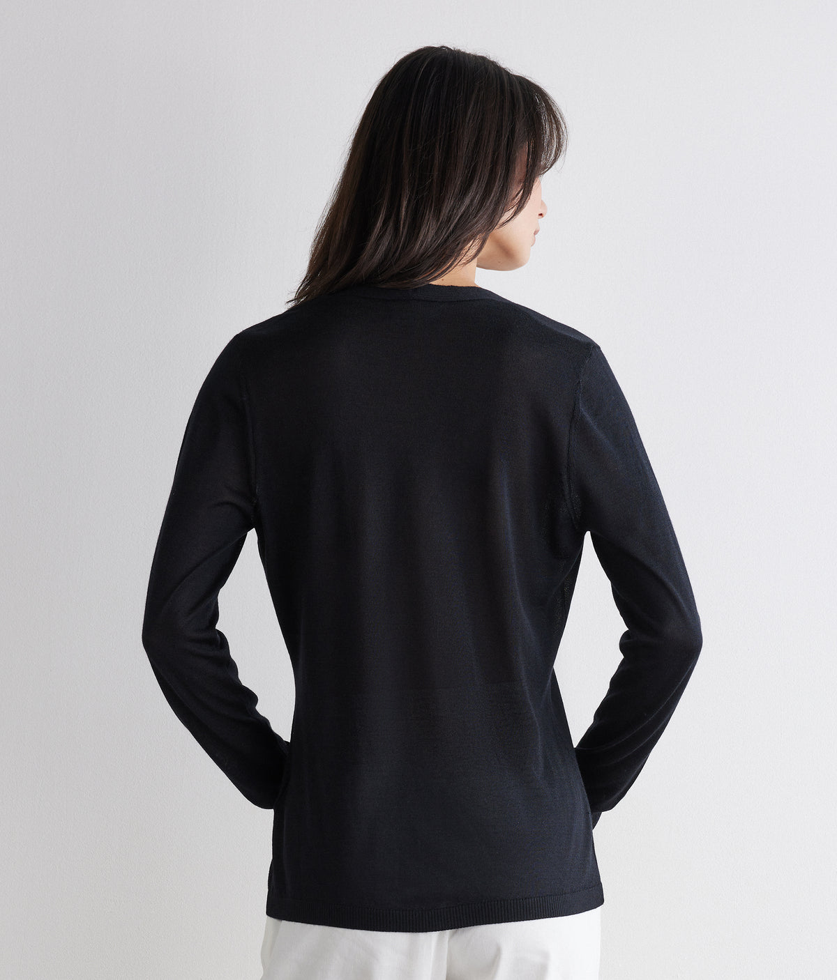 Fold Cashmere and Silk V-Neck Cardigan in Black, view 3