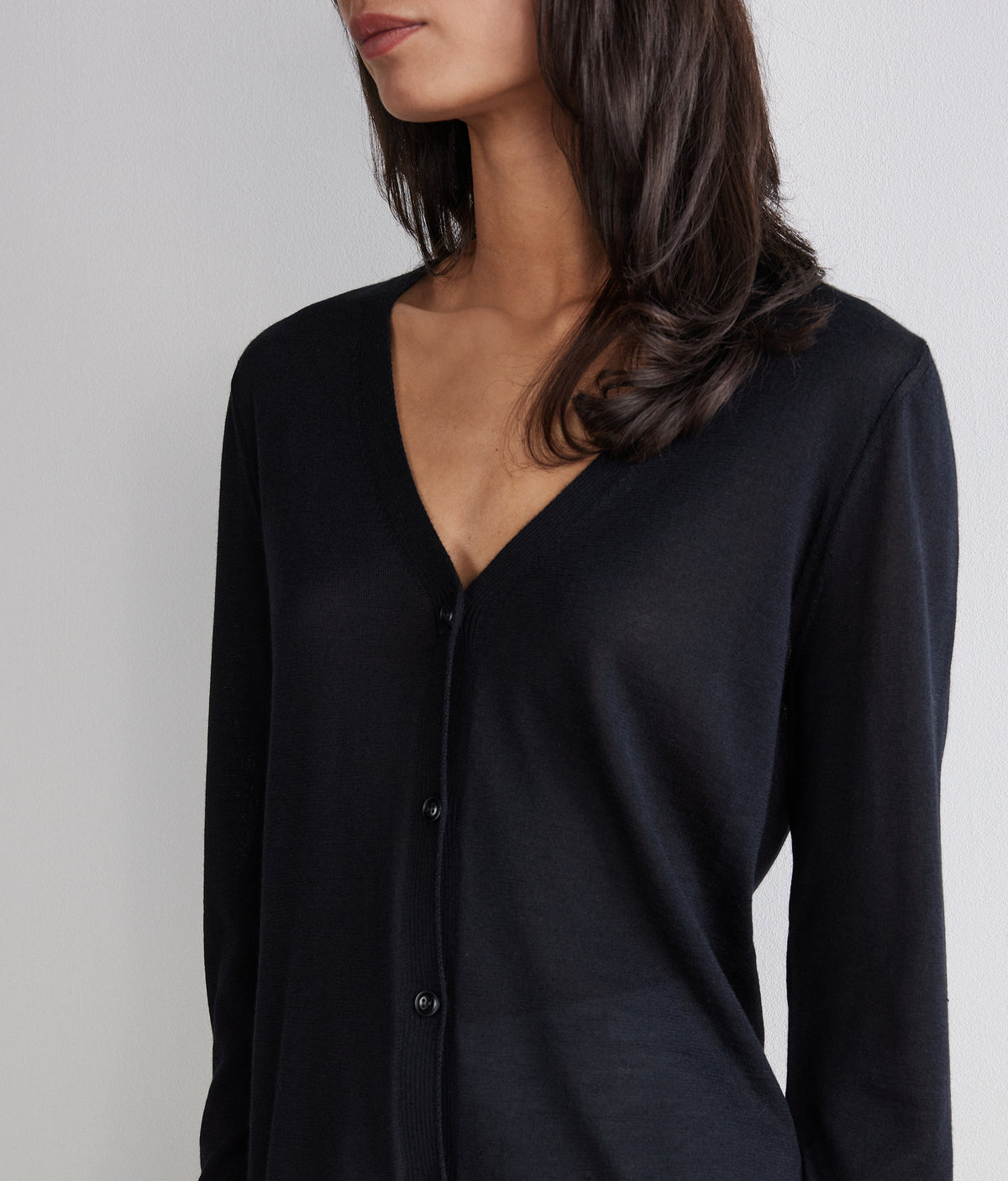 Fold Cashmere and Silk V-Neck Cardigan in Black, view 4