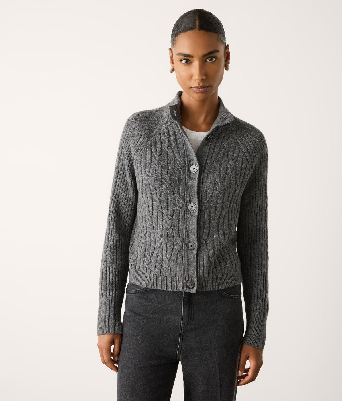 Frame Ribbed Cable-Knit Cashmere Cardigan in Dark Grey Melange, view 2