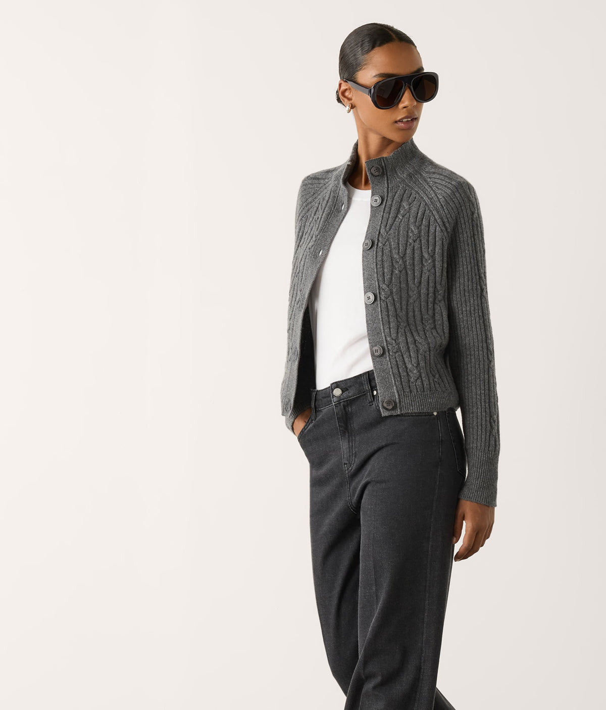Frame Ribbed Cable-Knit Cashmere Cardigan in Dark Grey Melange, view 5