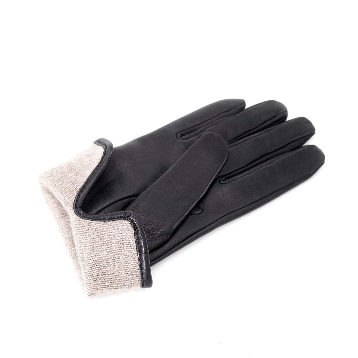 Form Classic Nappa Gloves in Black, view 3