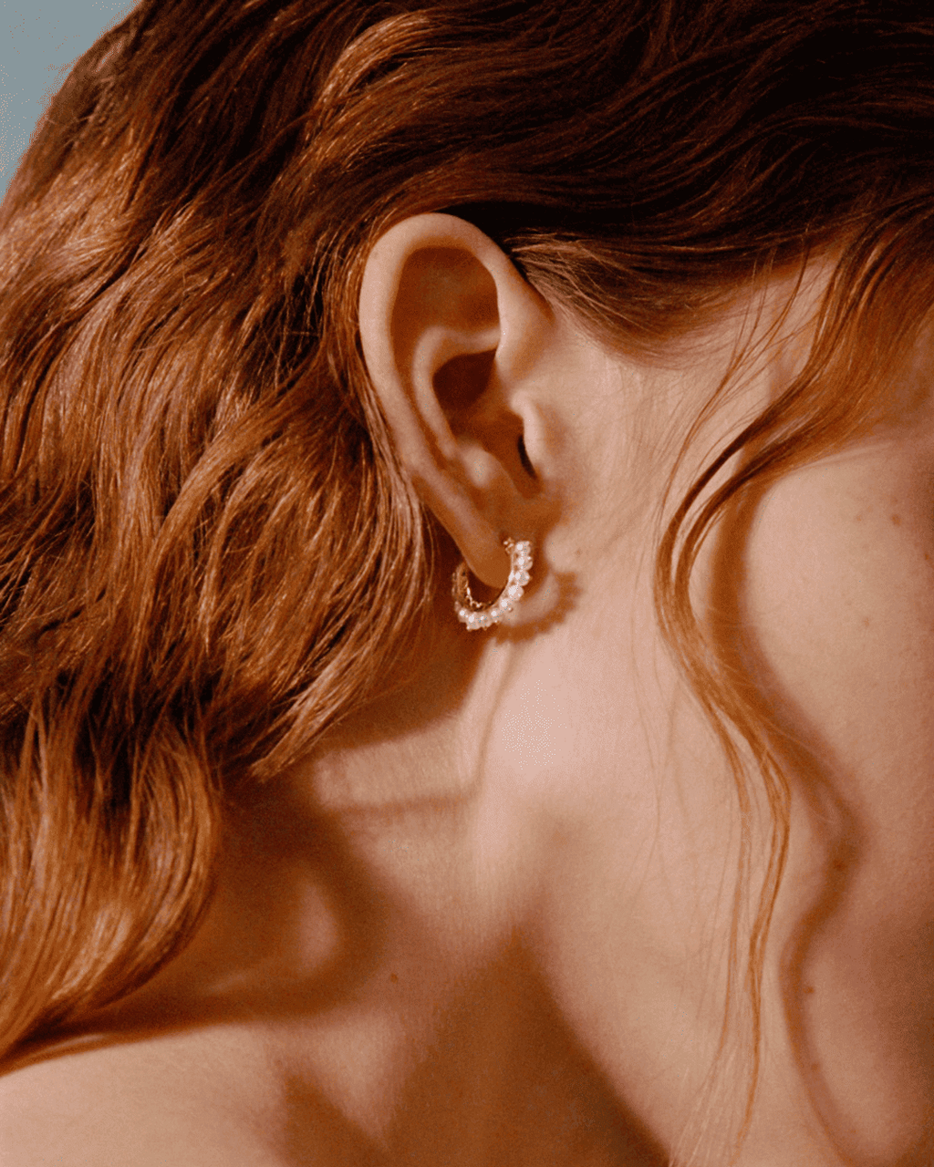 Form Gold and Freshwater Pearl Earring in Yellow Gold, view 3