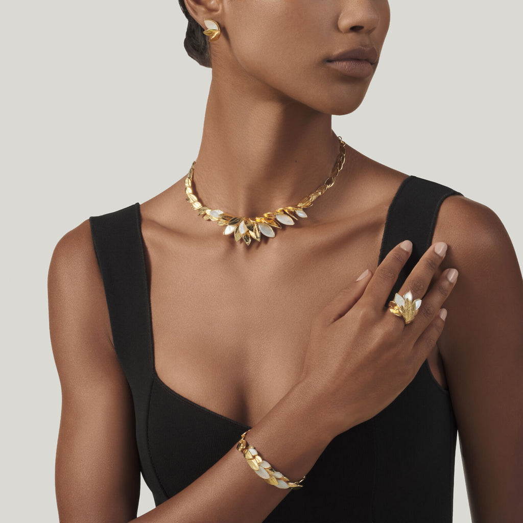 Halo Gold-Plated Silver and Mother-of-Pearl Ring in Gold-plated silver, view 3