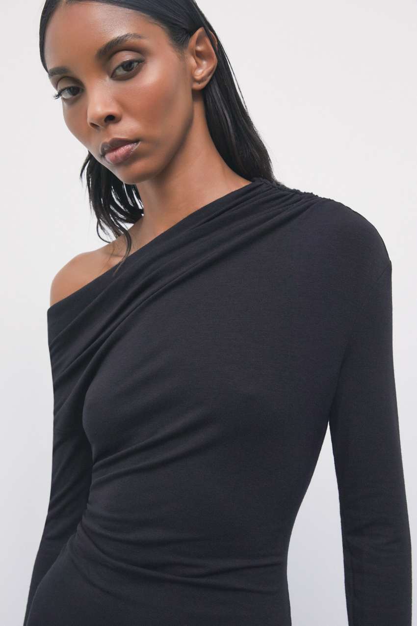 Draped Wool Blend Midi Dress in Nero, view 2