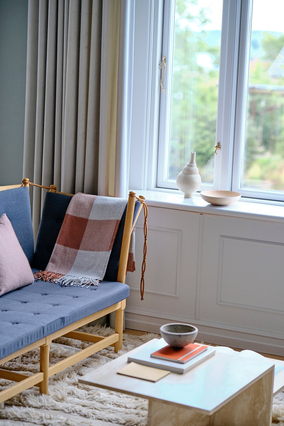 Caracas Throw in Rosewood, view 5