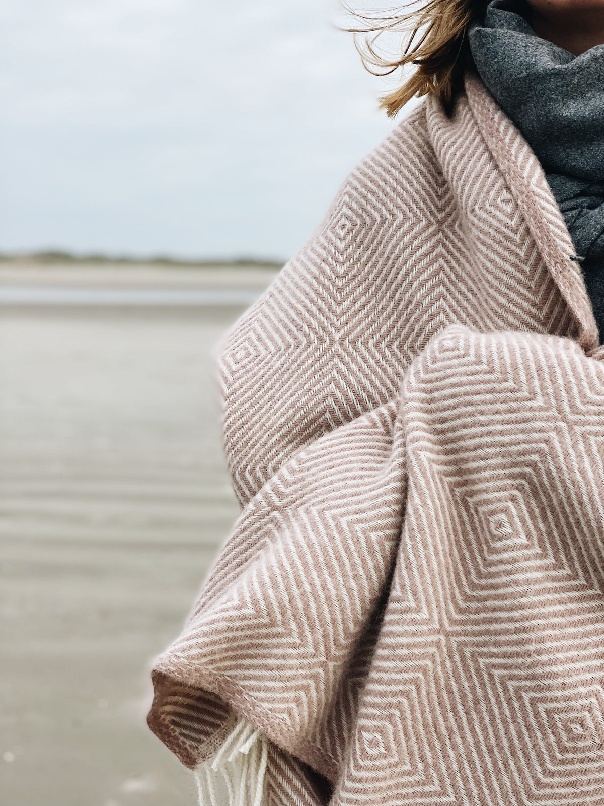 Fanø Throw in Dusty Rose, view 3