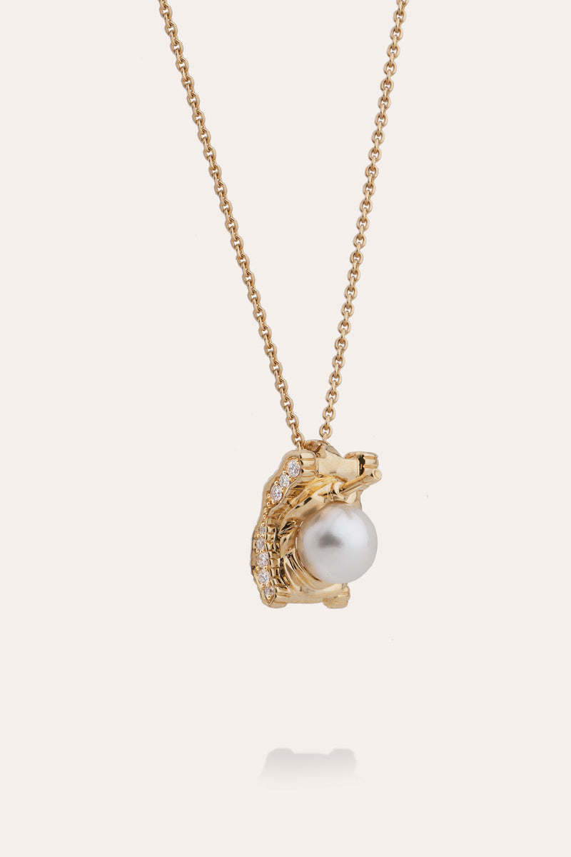 Portrait V Gold, Diamond & Pearl Pendant